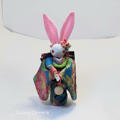 水色着物のかわいいウサギ人形
