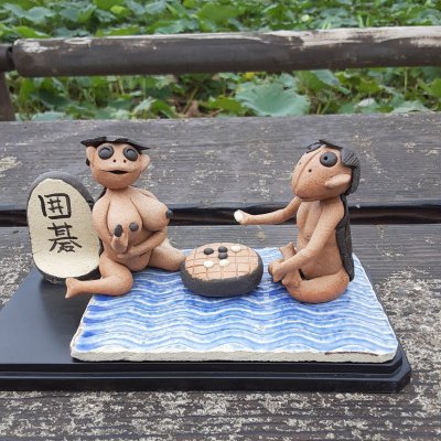 将棋をさす球磨川のがらっぱ(河童)人形