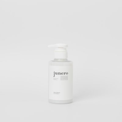 国産オーガニックjuneroトリートメント300ml_お家でヘッドスパ♪_ポンプボトル_オーガニックビターオレンジオイル、エキス配合_毎日のバスタイムがアロマ空間♪_厳選素材_植物性防腐剤_オーガニックトリートメント_ハーブの香り