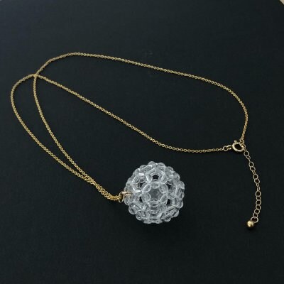 開運・夢を叶えるバッキーボール ペンダント ラウンド水晶入り