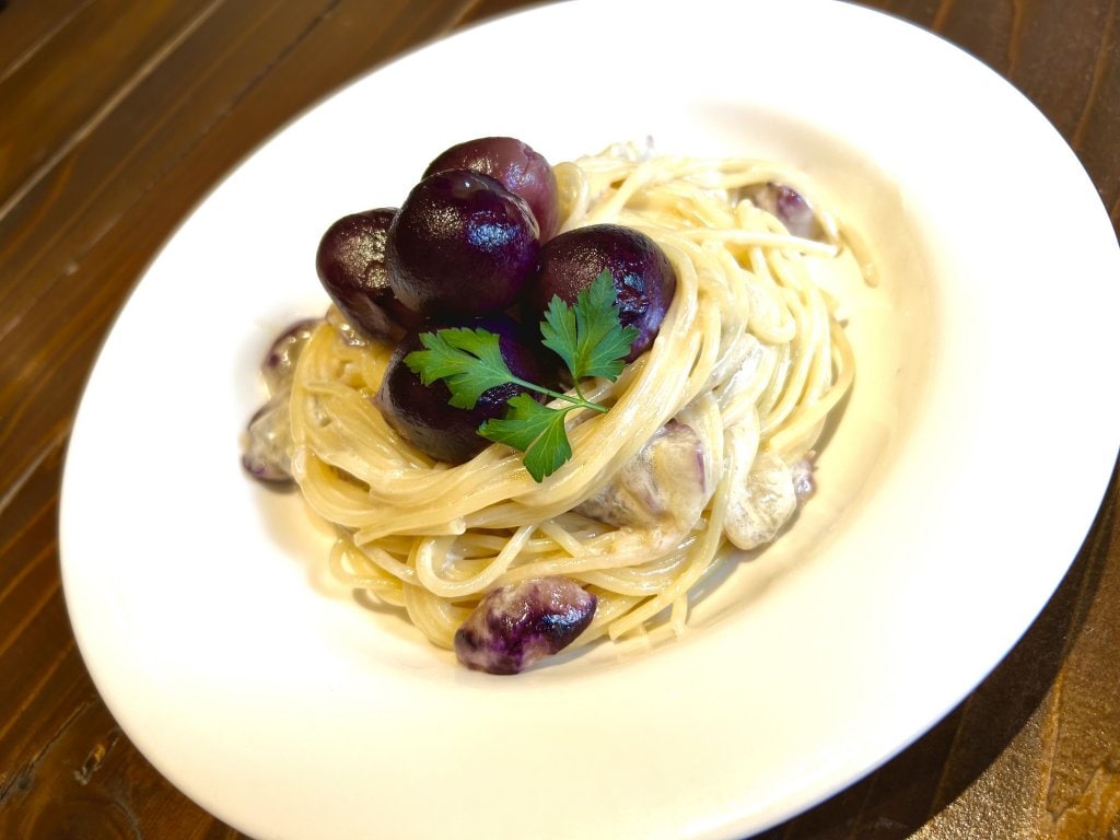 ブドウのクリームソースパスタ