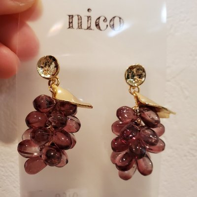可愛いぶどうピアス