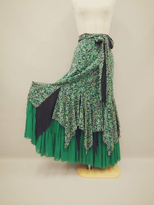 フラメンコ衣装　中古衣装　黒メッシュマチスカート 　緑　お買い得　格安フラメンコ衣装　日本製　ナジャハウス