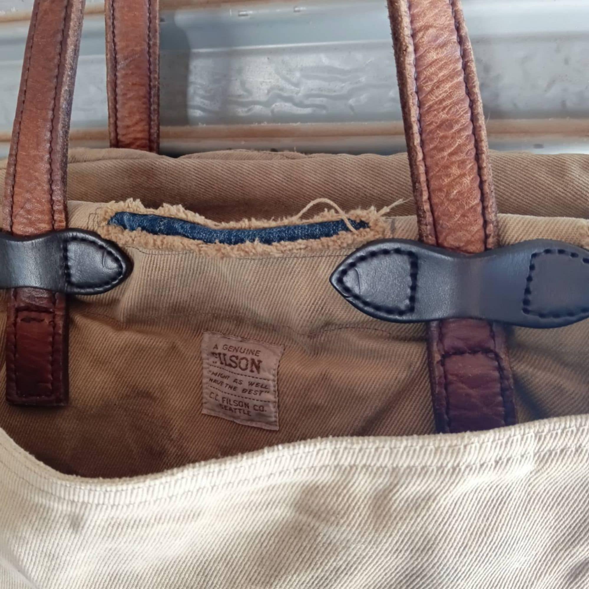 FILSON ラギットツイル　ジッパー トートバッグ FILSON】RUGGED TWILL TOTE BAG WITH ZIPPER | バック
