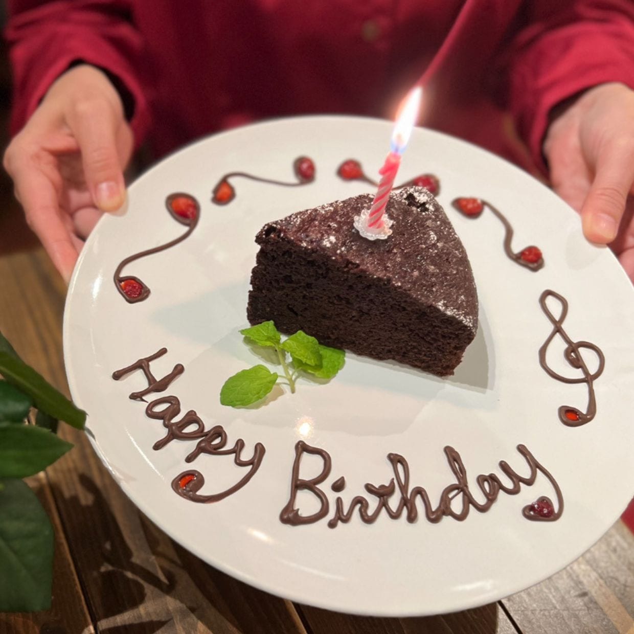 お祝い文字 オーダー　誕生日プレート 楽天市場】【名入れオーダー】誕生日 アーチプレート タイプA