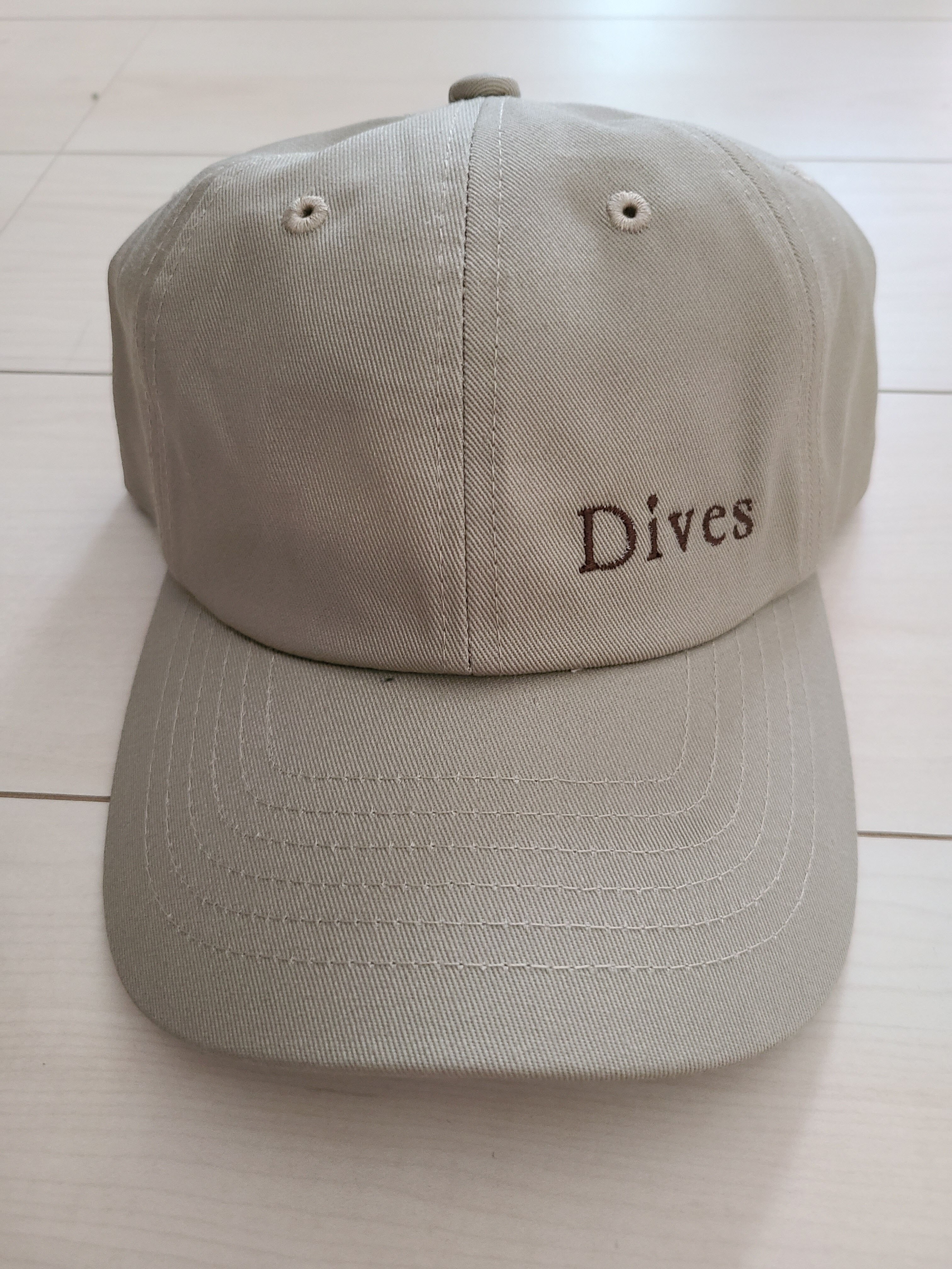 【人気】Dives CAP ライトベージュ　男女兼用