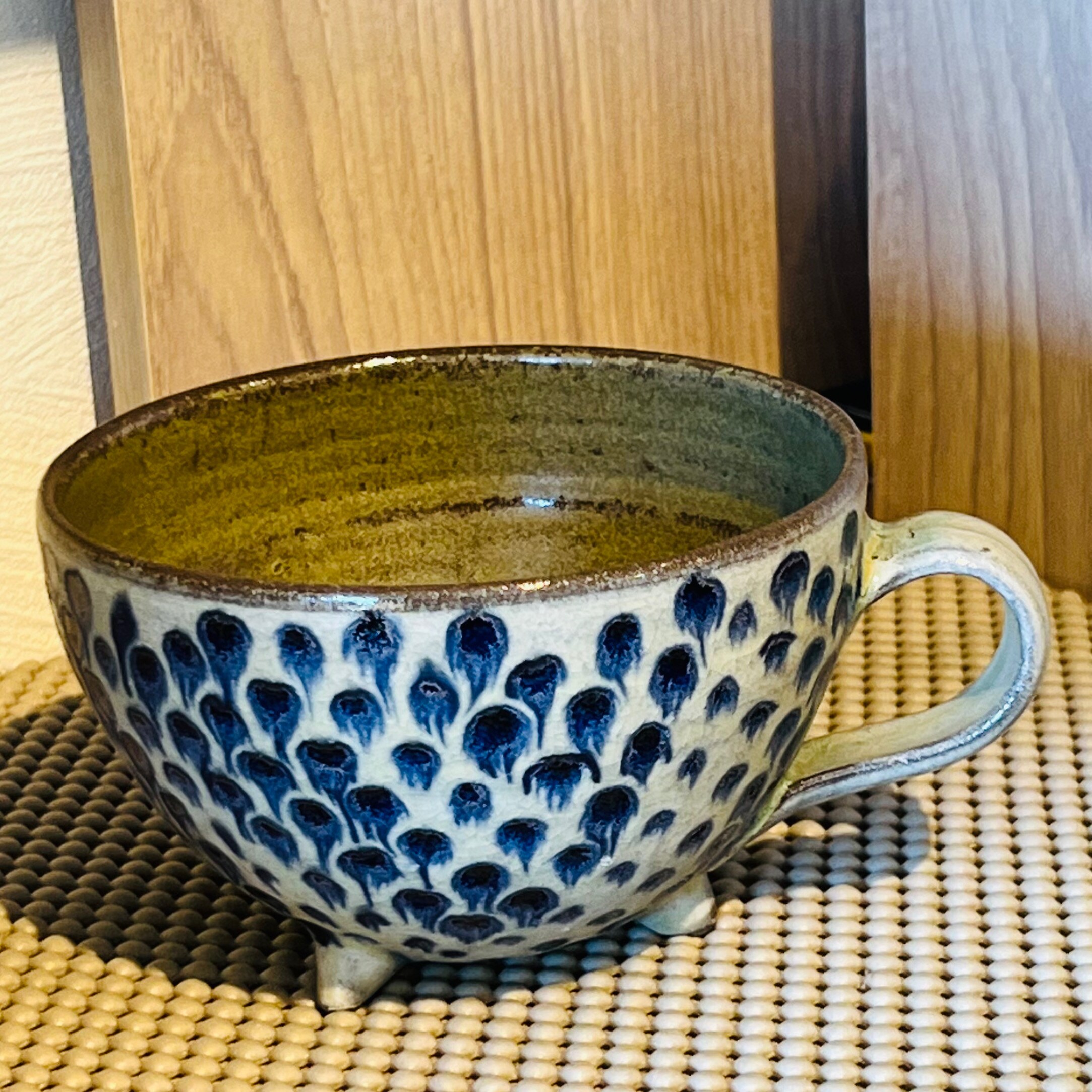 3つ足カフェボウル スープカップ 紺色ドット やちむん 12cm南陶