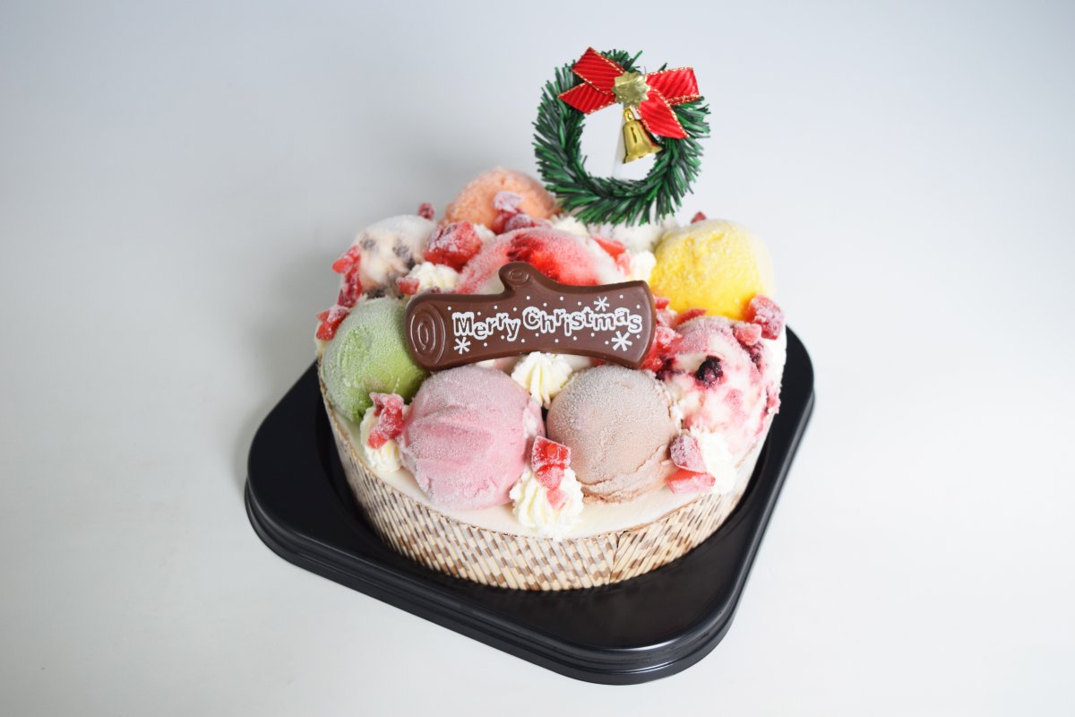 クリスマスに‼　お誕生日に！　金賞受賞のアイスデコレーションケーキ