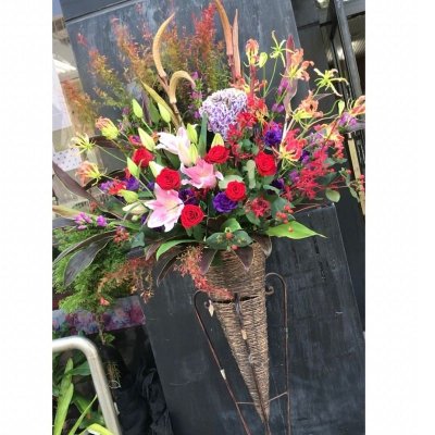 200円 おしゃれスタンド花 花材はおまかせ １段スタンド 開店祝い 誕生日 周年祝 沖縄本島内のみ発送 沖縄花屋