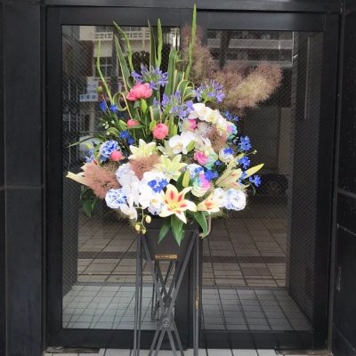 200円 おしゃれスタンド花 花材はおまかせ １段スタンド 開店祝い 誕生日 周年祝 沖縄本島内のみ発送 沖縄花屋