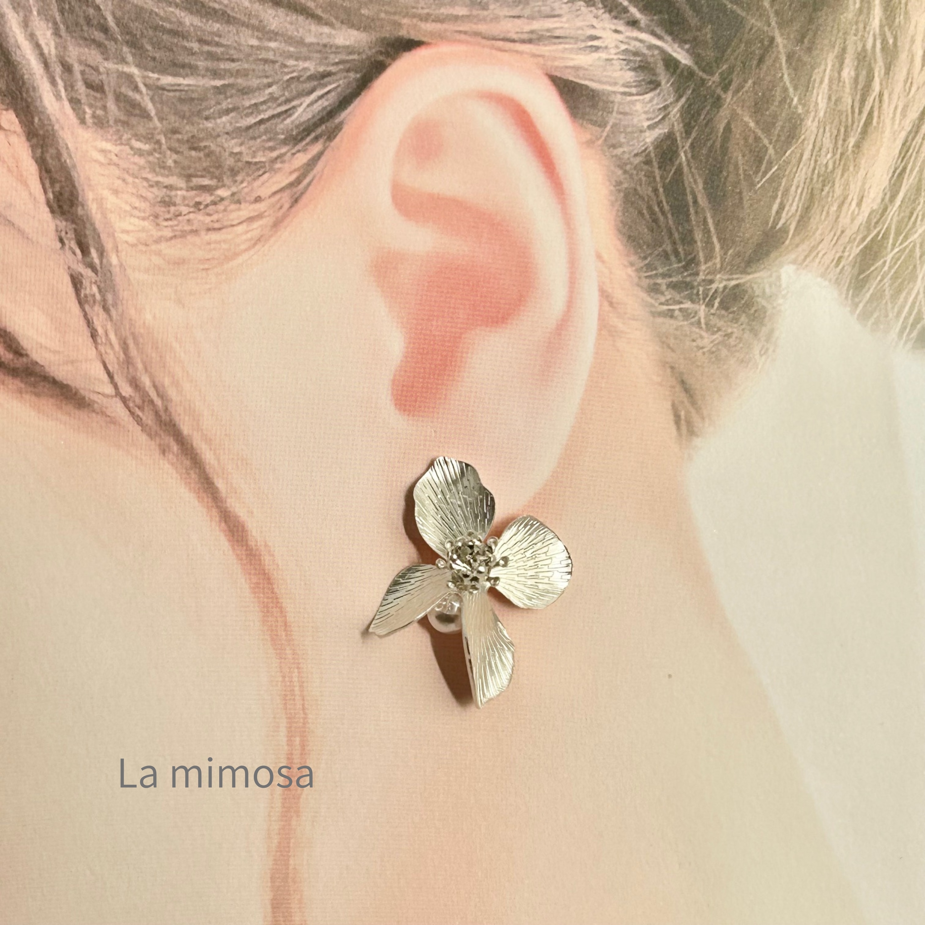 金属アレルギー対応ピアス】花のピアス メタル フローラル シルバー