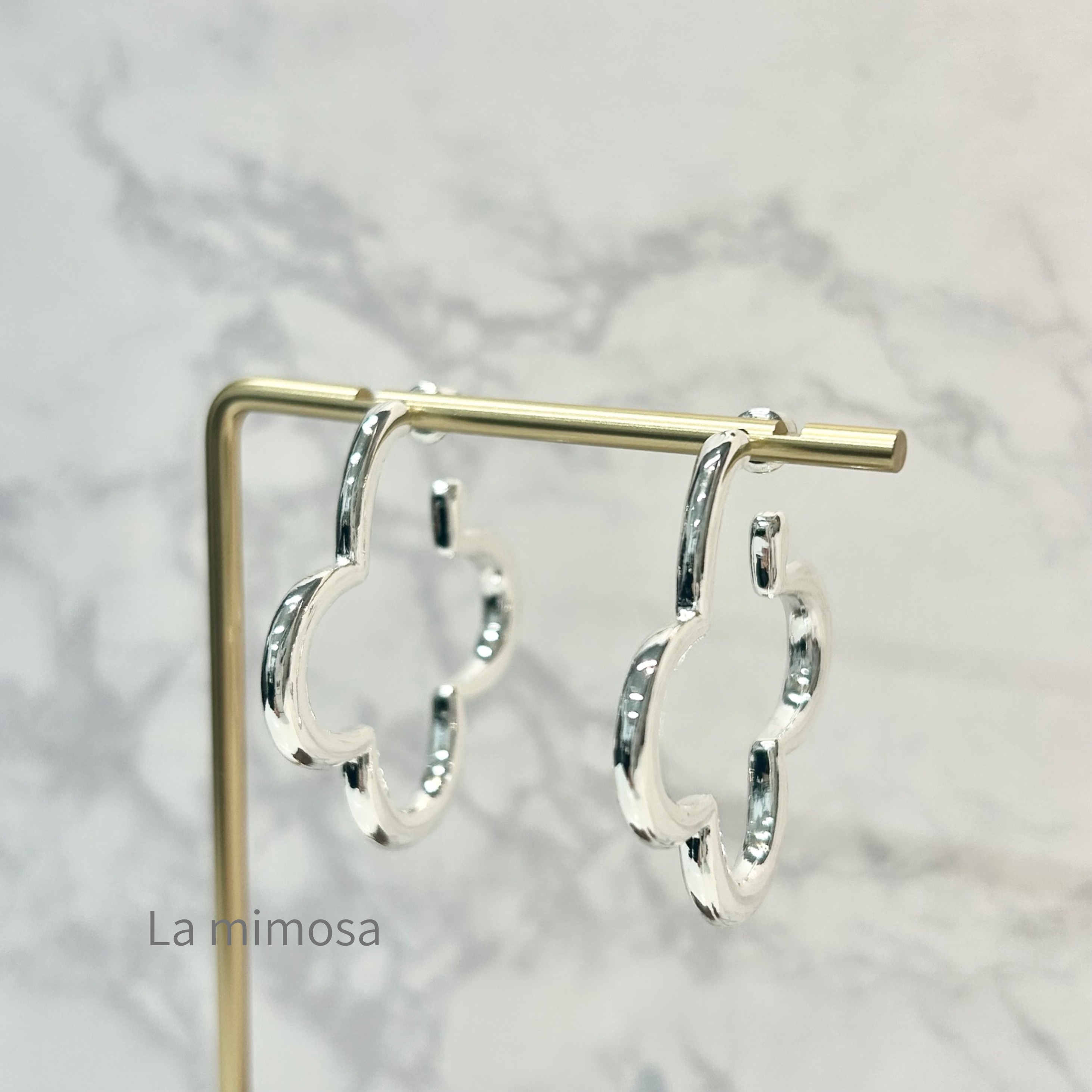 金属アレルギー対応ピアス】フローラルシェイプ メタル シルバー big