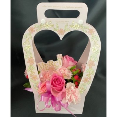 ちょっとしたプレゼントにフラワーアレンジBOX