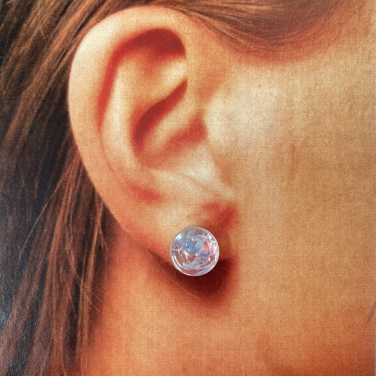 【エシカルアクセサリー】　半球ピアス　プラごみ×レジン