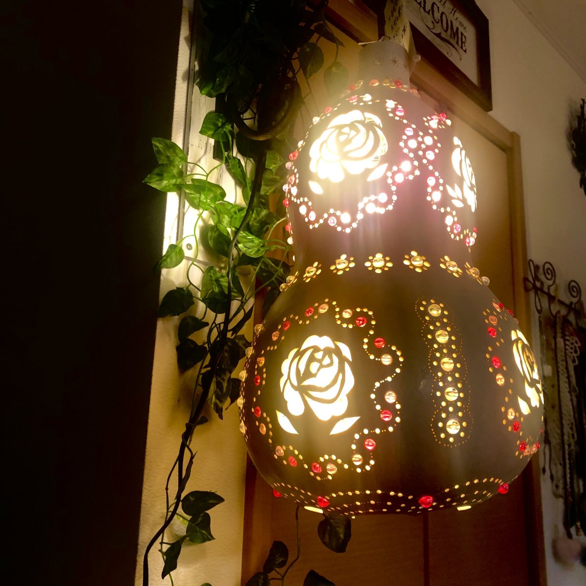 【手作りひょうたんランプ吊るしタイプ大　No.3】癒しの灯り｜世界にひとつだけ｜ひょうたん作家ひろみさんの作品