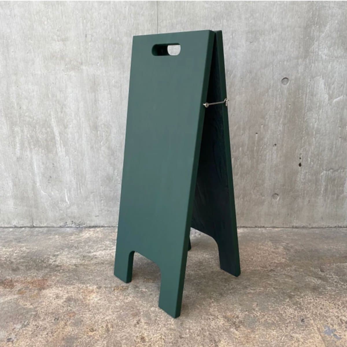 黒板塗料のA型木製立看板　24mm合板 (高さ82cm幅44cm)