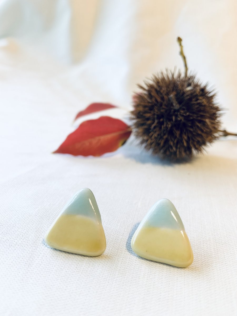 No.28　　hikari　　三角　　ピアス