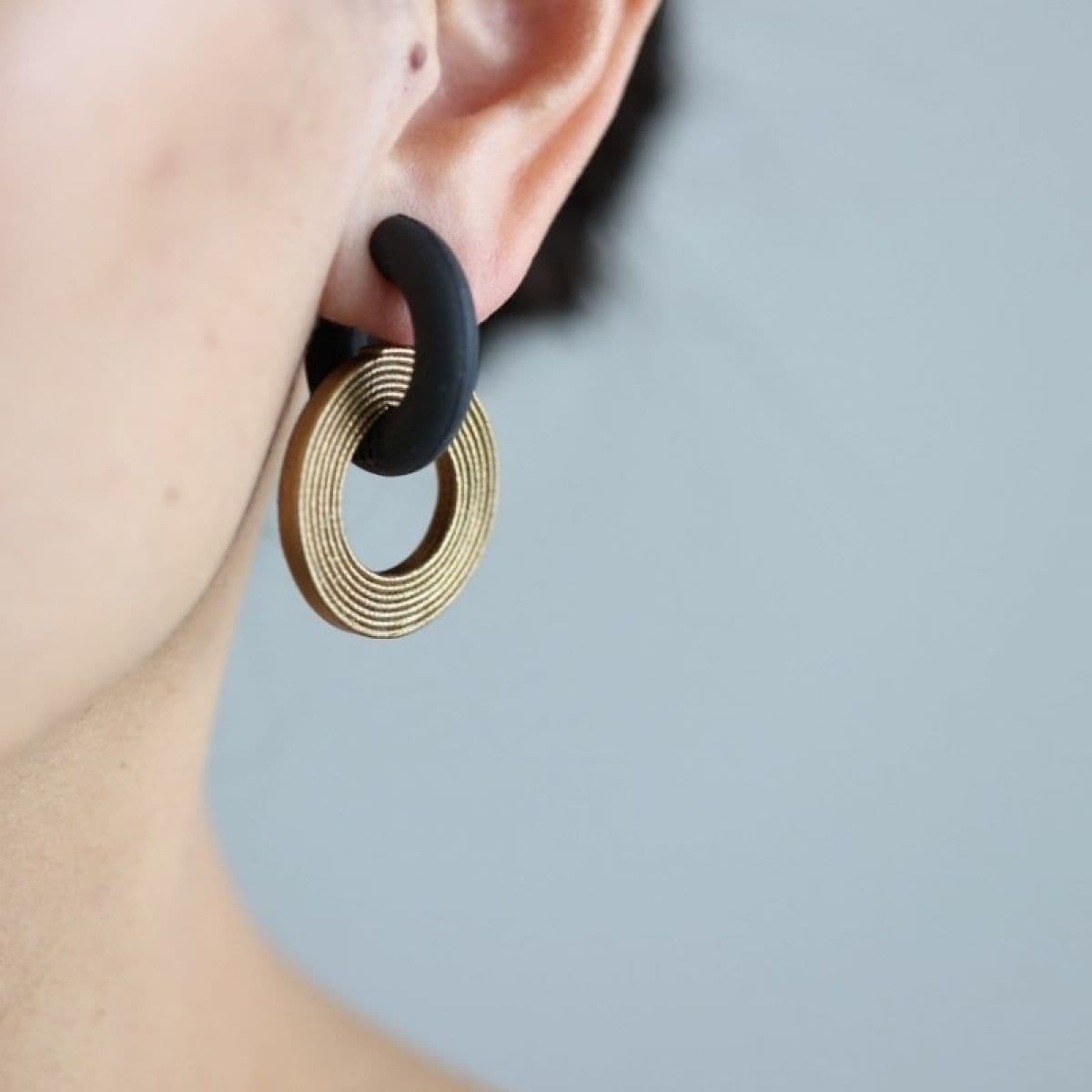 Silicone earrings with Synthetic leather MT0002