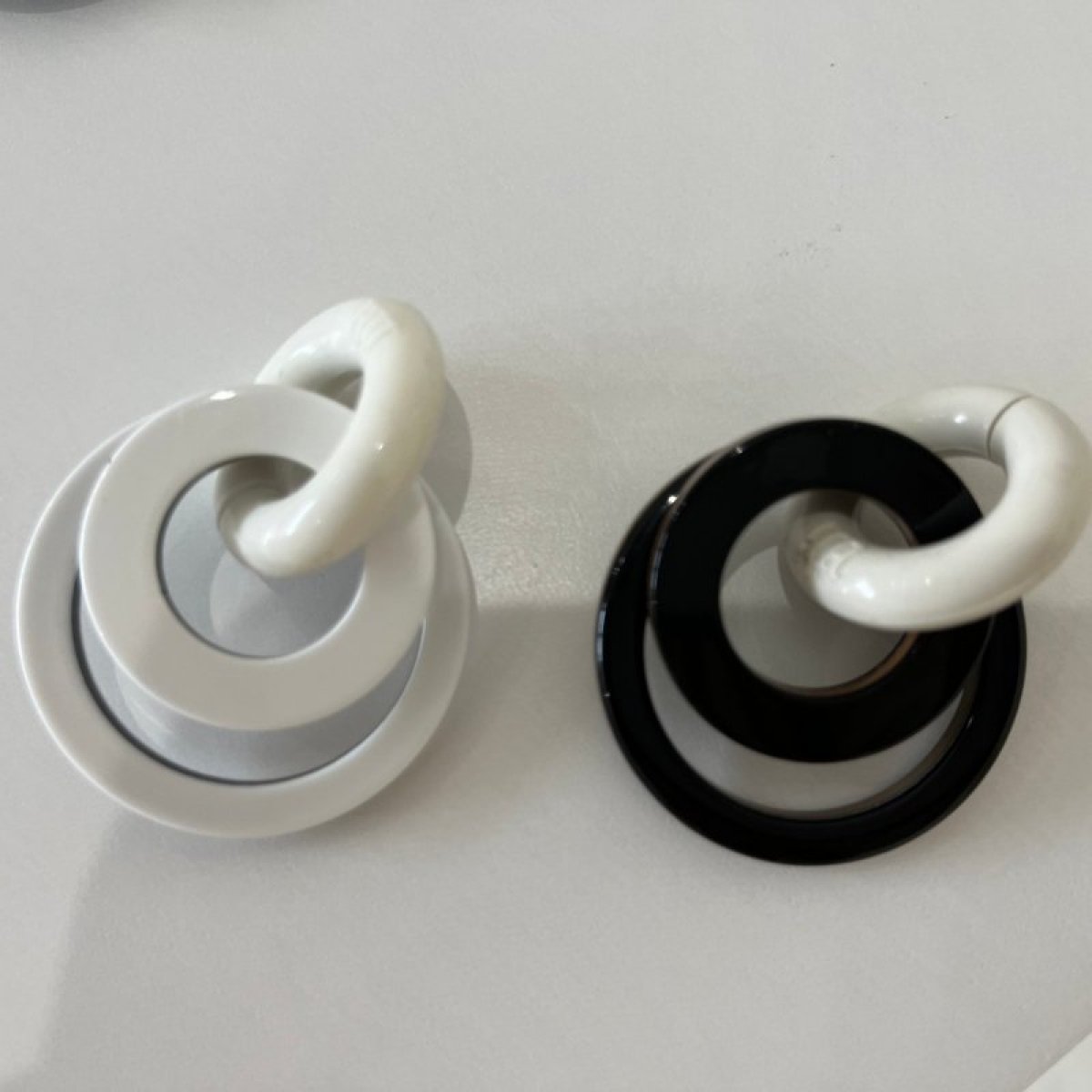 Silicone earrings with double acrylic MT0006