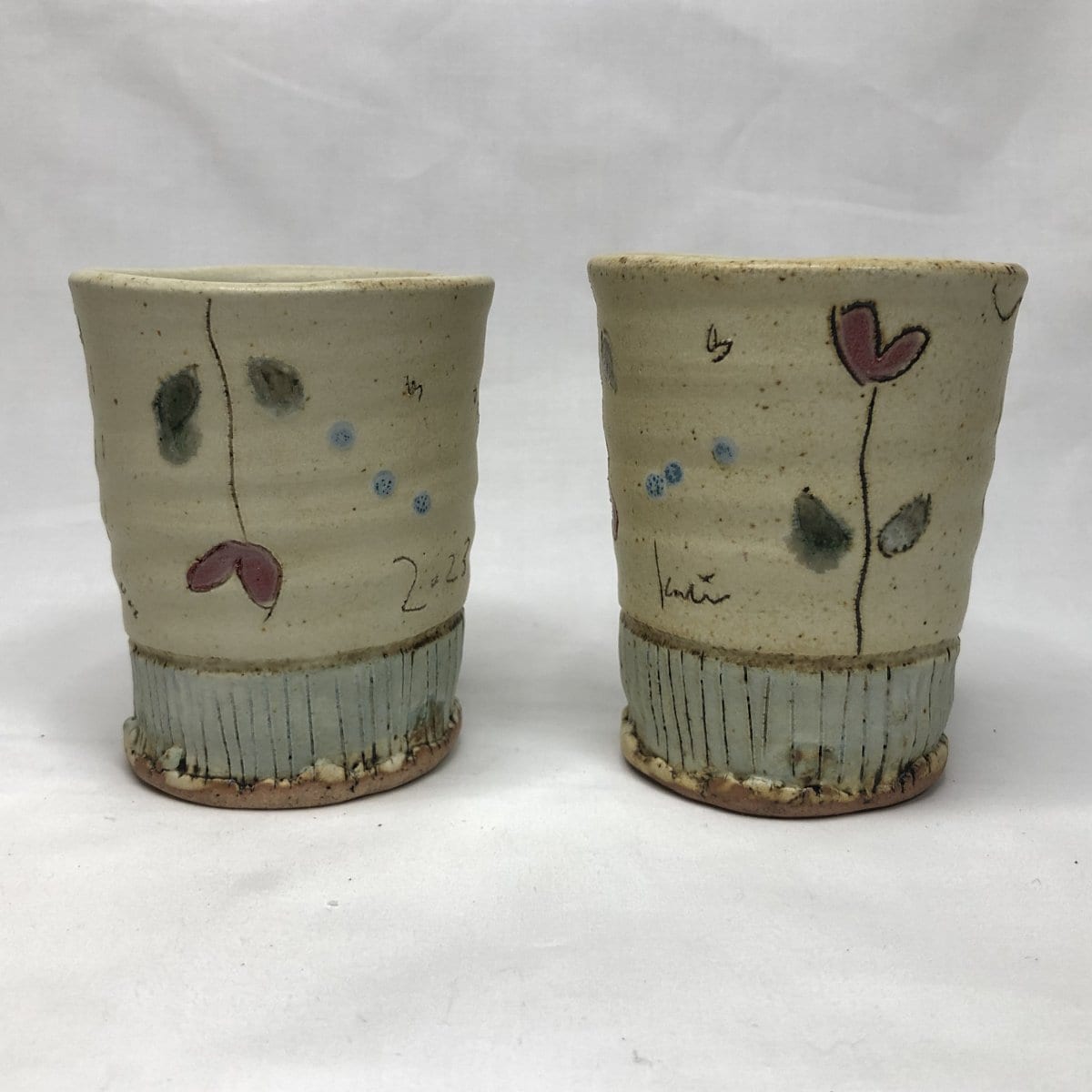 陶芸家　ケイトポムフレット　 手描き陶器プレート 家と花デザイン 陶芸家 ケイトポムフレット 手描き陶器プレート 家と花デザイン