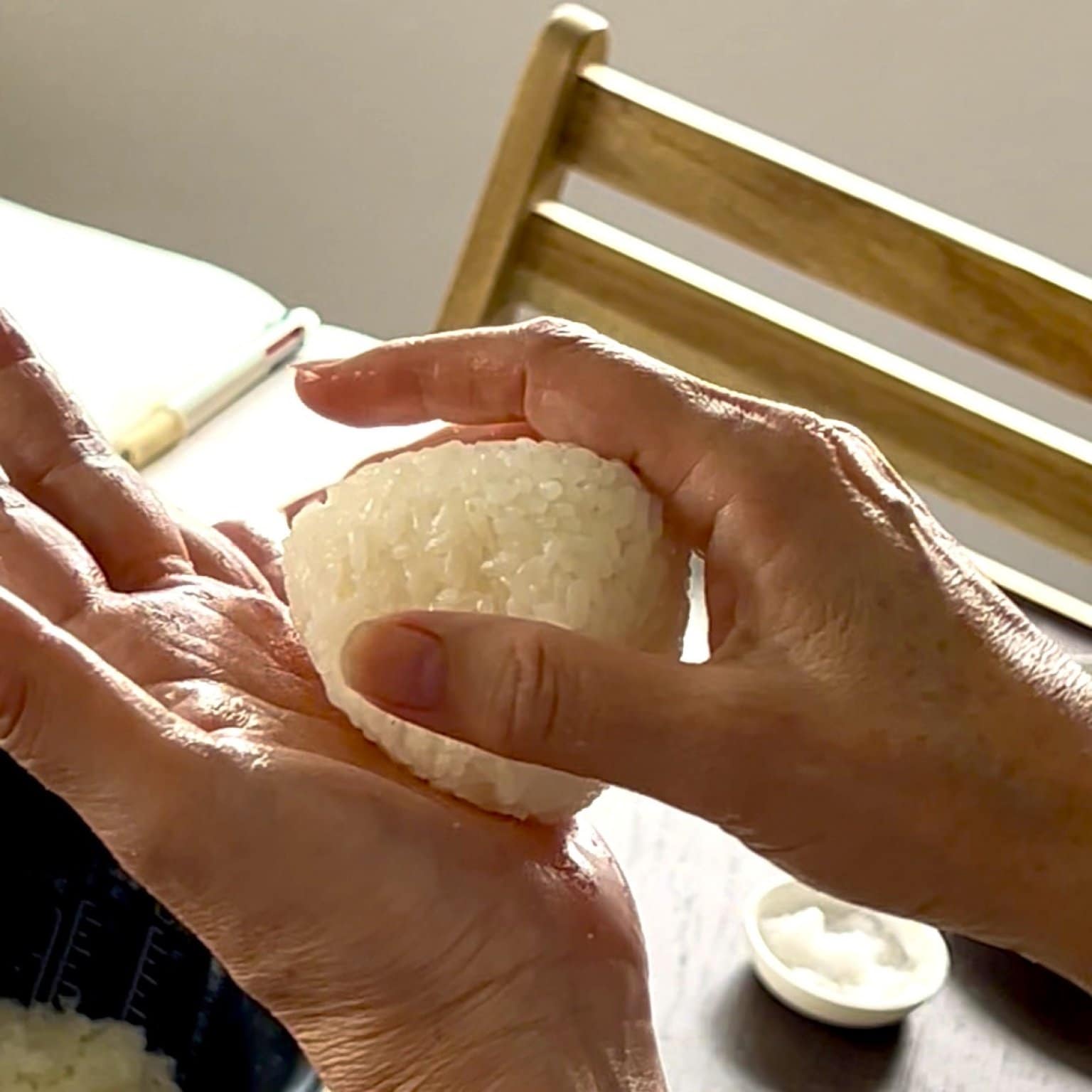 【12/17(水)、1/16(金)、1/29(木)10:30～】　中心軸が整う宇宙おむすび『軸お縁び®』講座 ≪ランチ付き≫