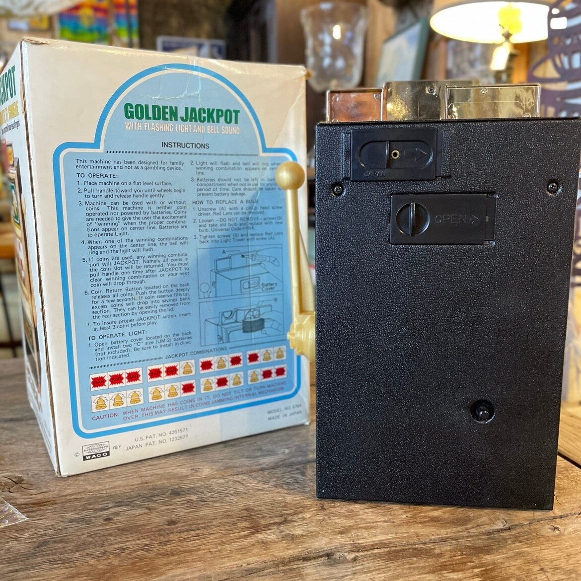 GOLDEN JACKPOT スロットマシン 貯金箱