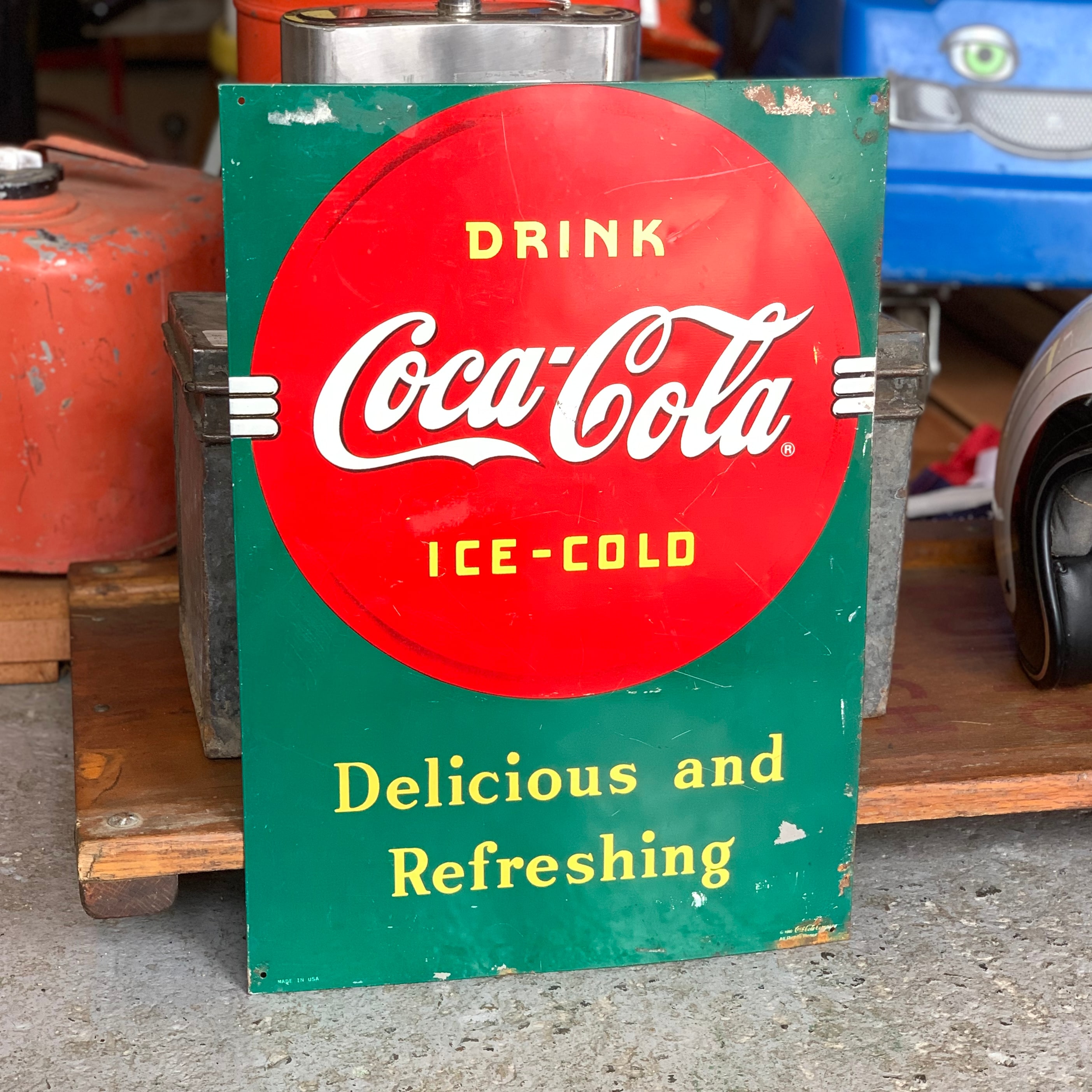 Coca-Cola メタルサイン “Delicious and Refreshing”｜Made in USA】