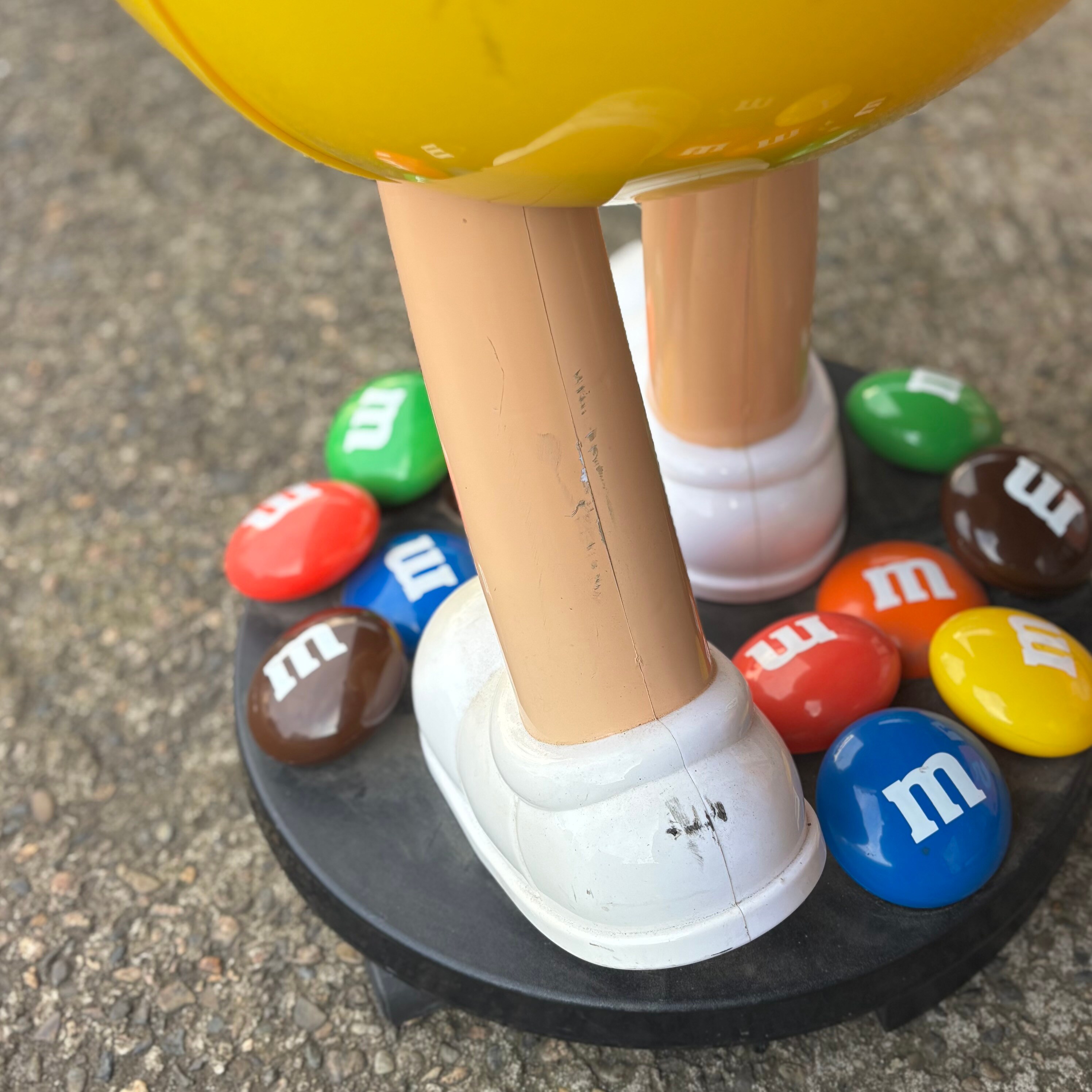 アメリカンディスプレイ】m&m's イエローキャラクター ストア