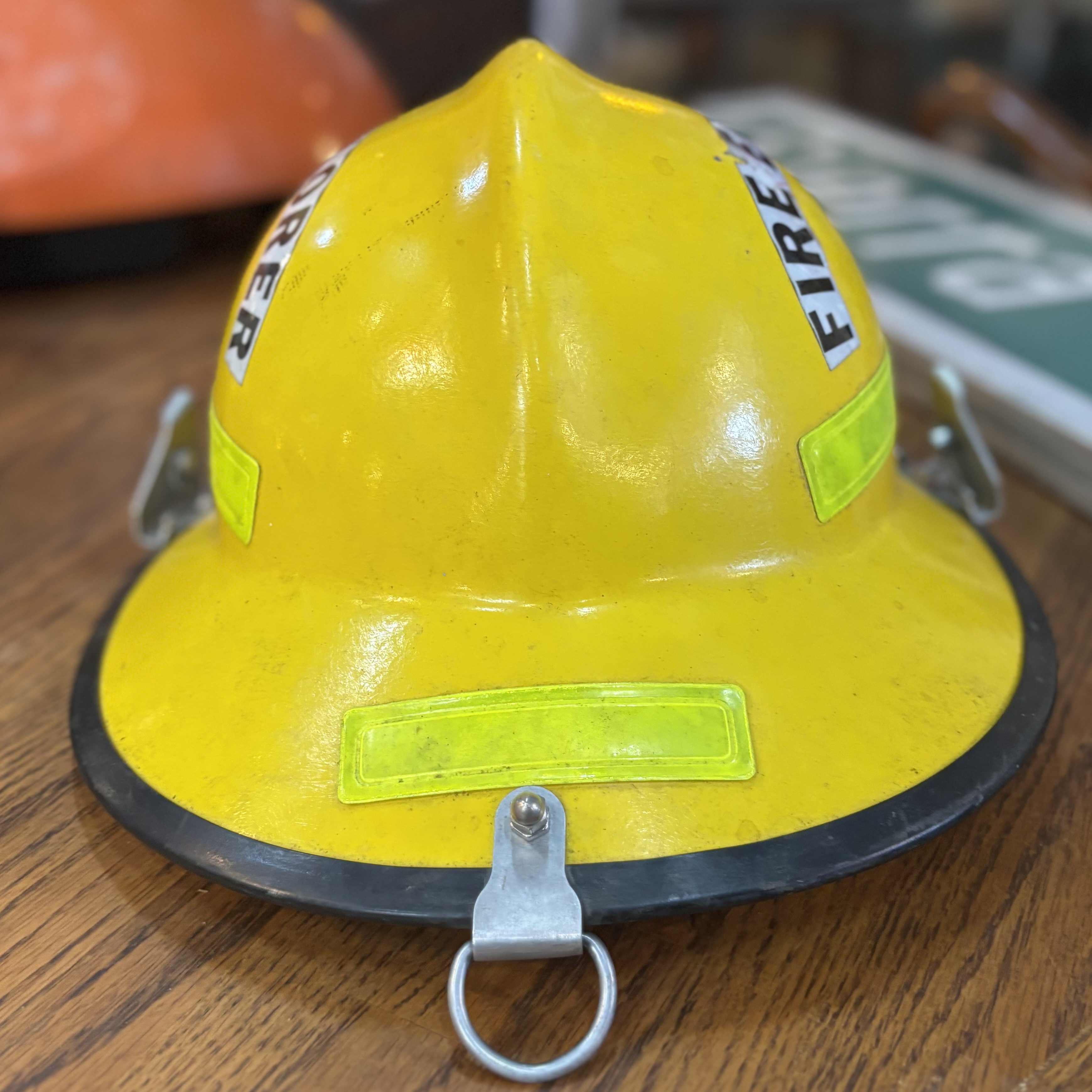 AmericanVintageディスプレイ消防士ヘルメット「FIRE EXPLORER
