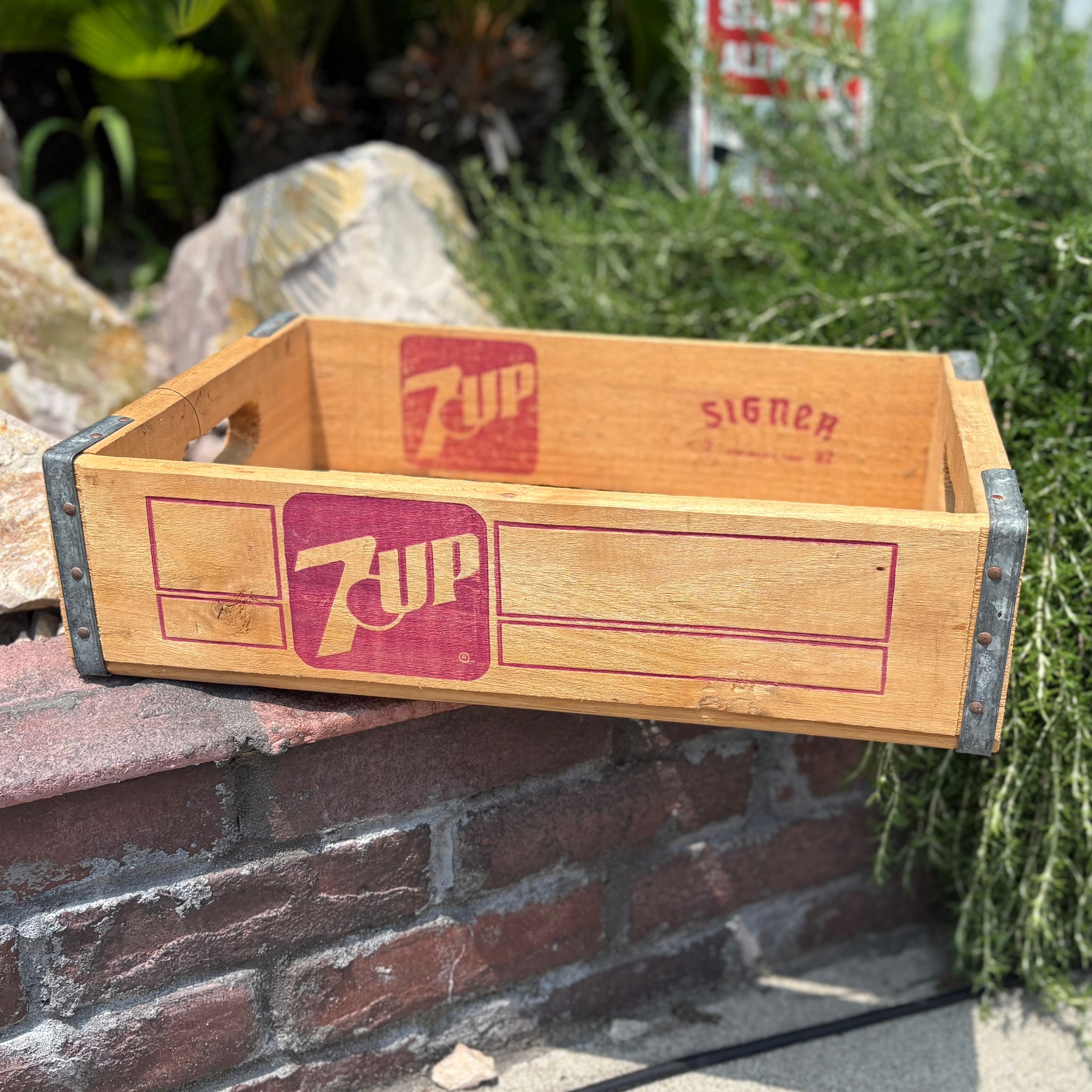 レトロ 7UP ボトル 立体木製 ディスプレイ レトロ 7UP ボトル 立体木製 ディスプレイ インテリア小物