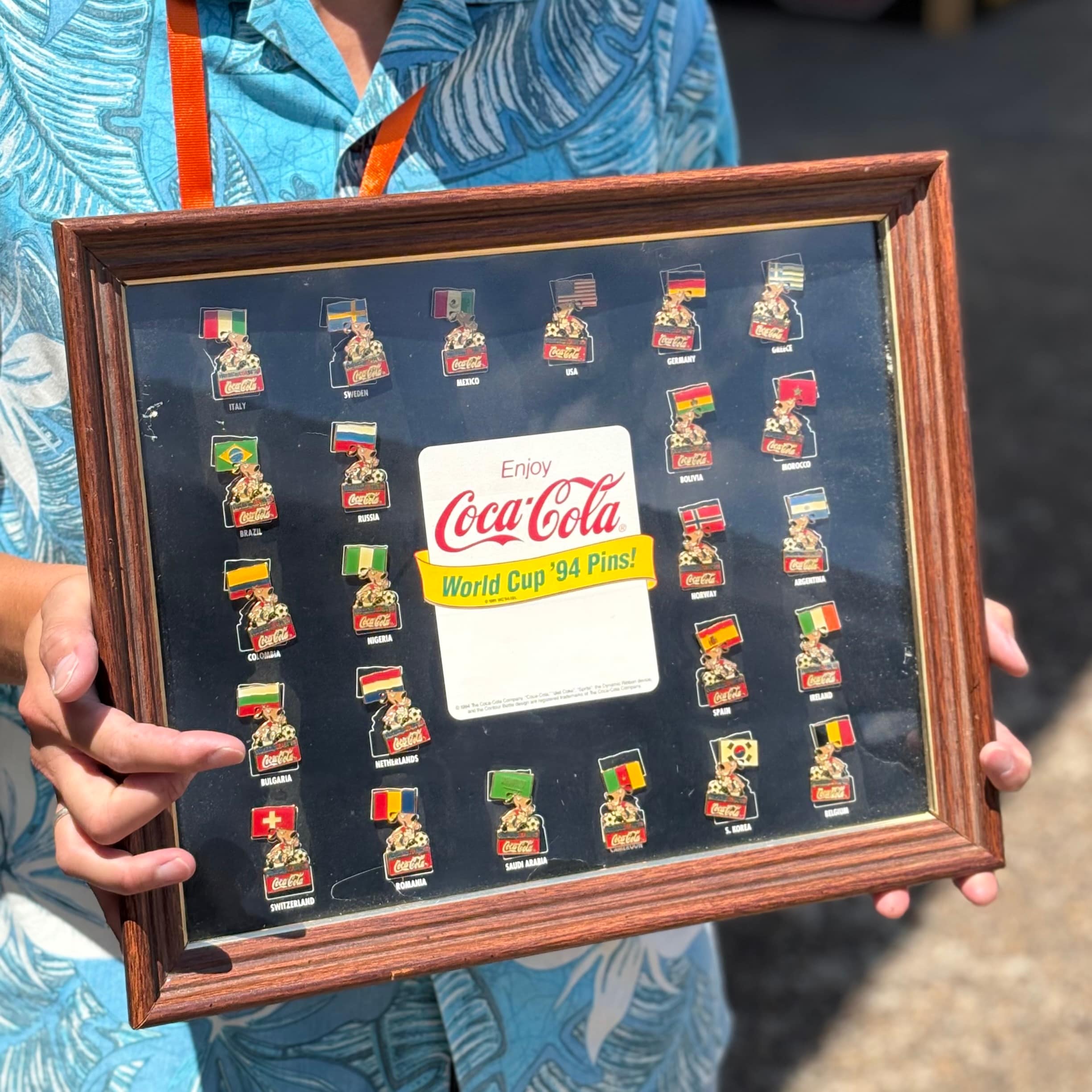 値下げ!! FIFAワールドカップ 94年 コカコーラ ピンバッジ 限定品 Coca-Cola ワールドカップ'94 ピンバッジコレクション