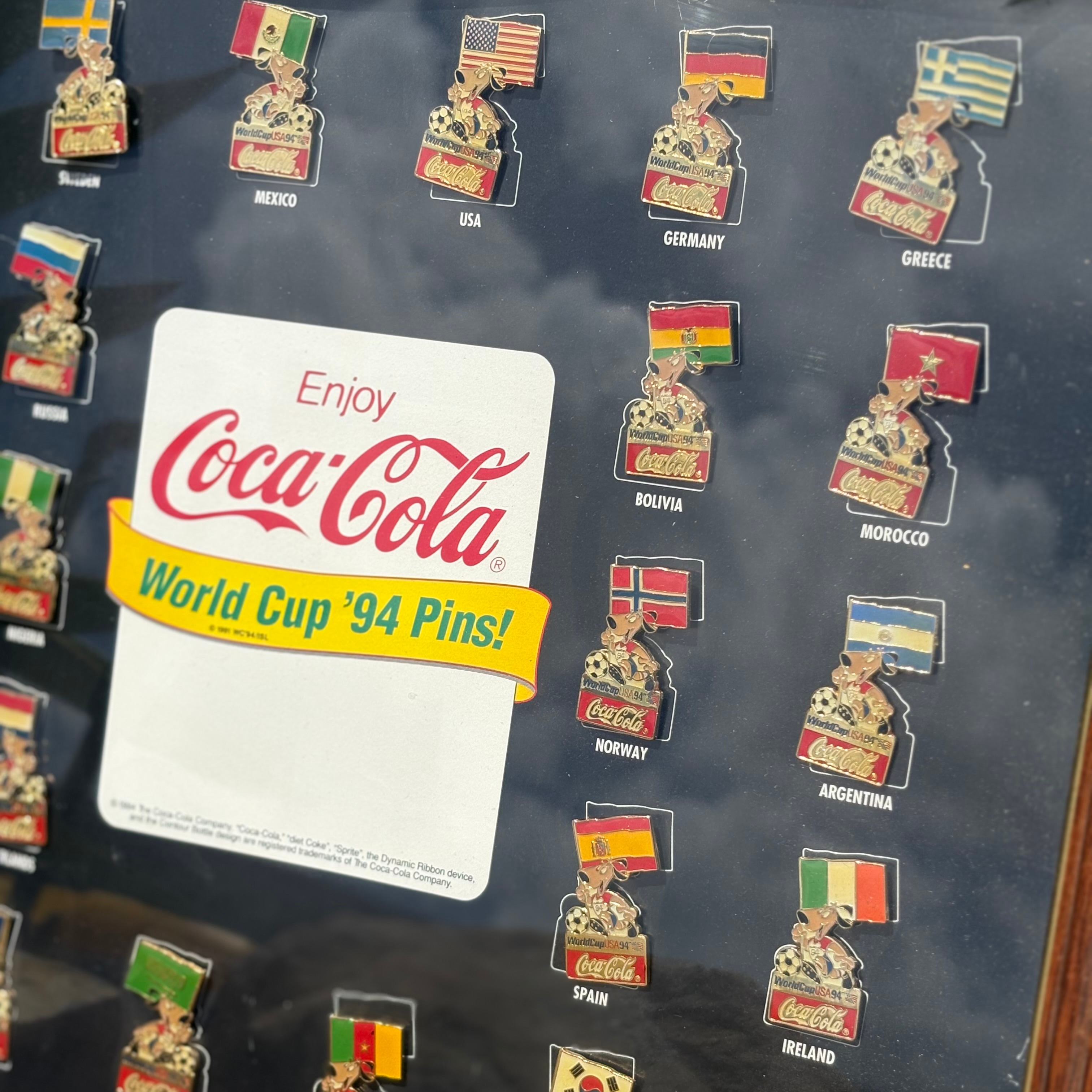 値下げ!! FIFAワールドカップ 94年 コカコーラ ピンバッジ 限定品 Coca-Cola ワールドカップ'94 ピンバッジコレクション