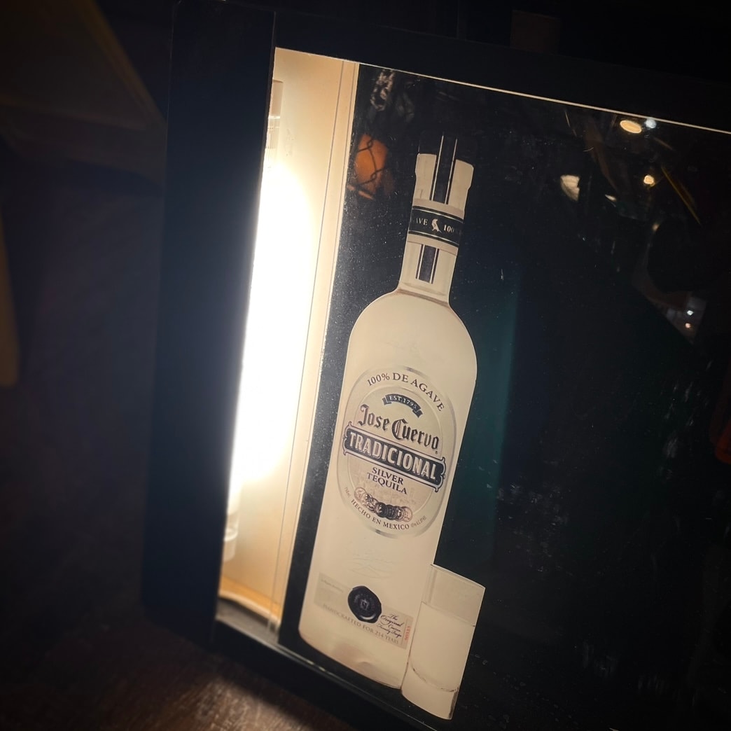 ホセ クエルボ LED ネオンサイン Jose Cuervo ロゴサイン 黄色 JOSE CUERVO TEQUILA DE AGAVE LED Neon Light Sign Bar Beer
