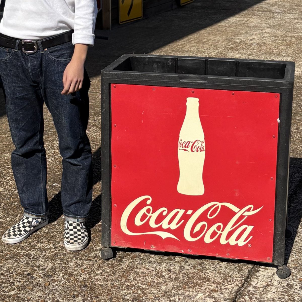 🟥 “Coca-Cola Vintage Cooler Box Display”