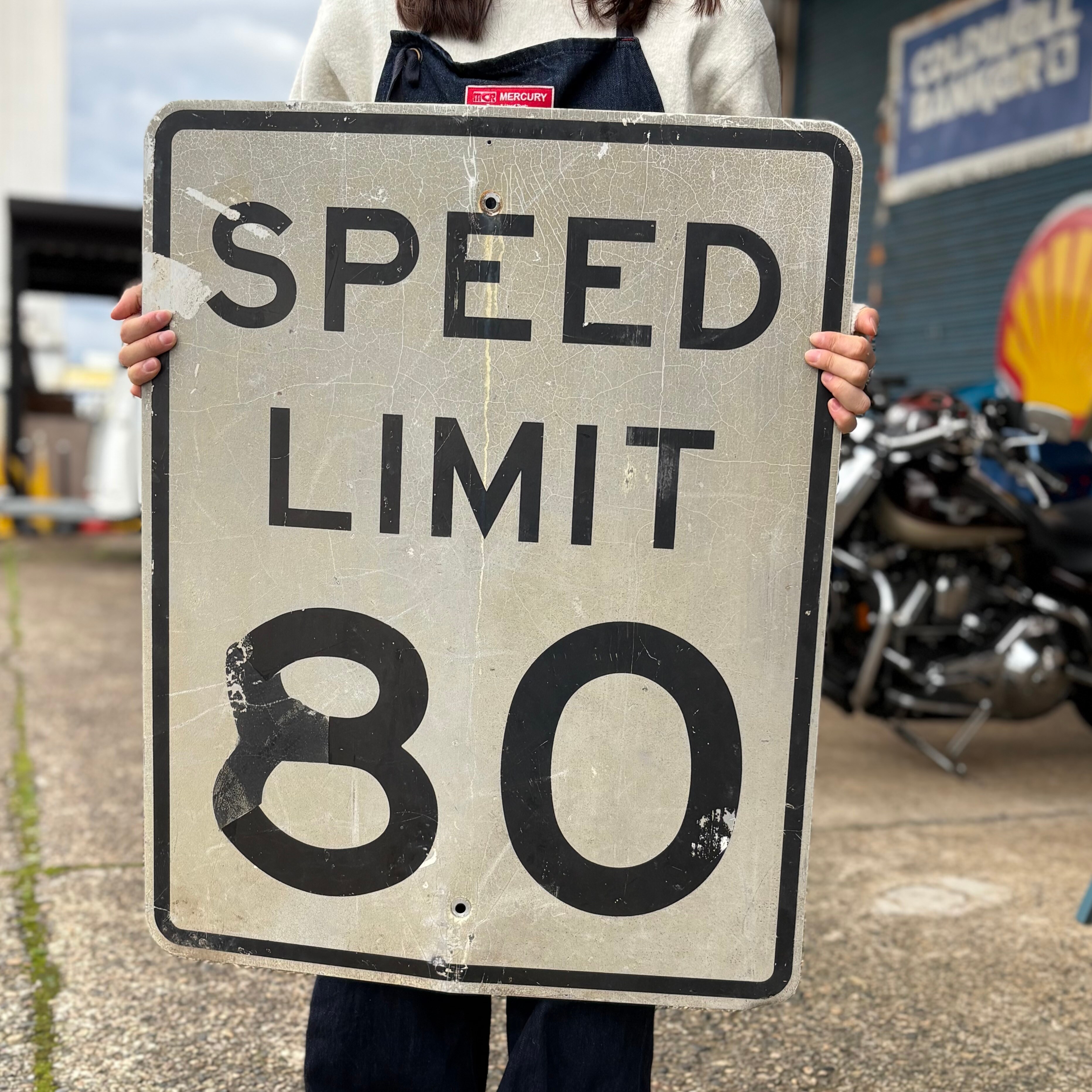 USAストリート看板　SPEED 🚦**“SPEED LIMIT 80” Vintage Metal Road Sign 🚦