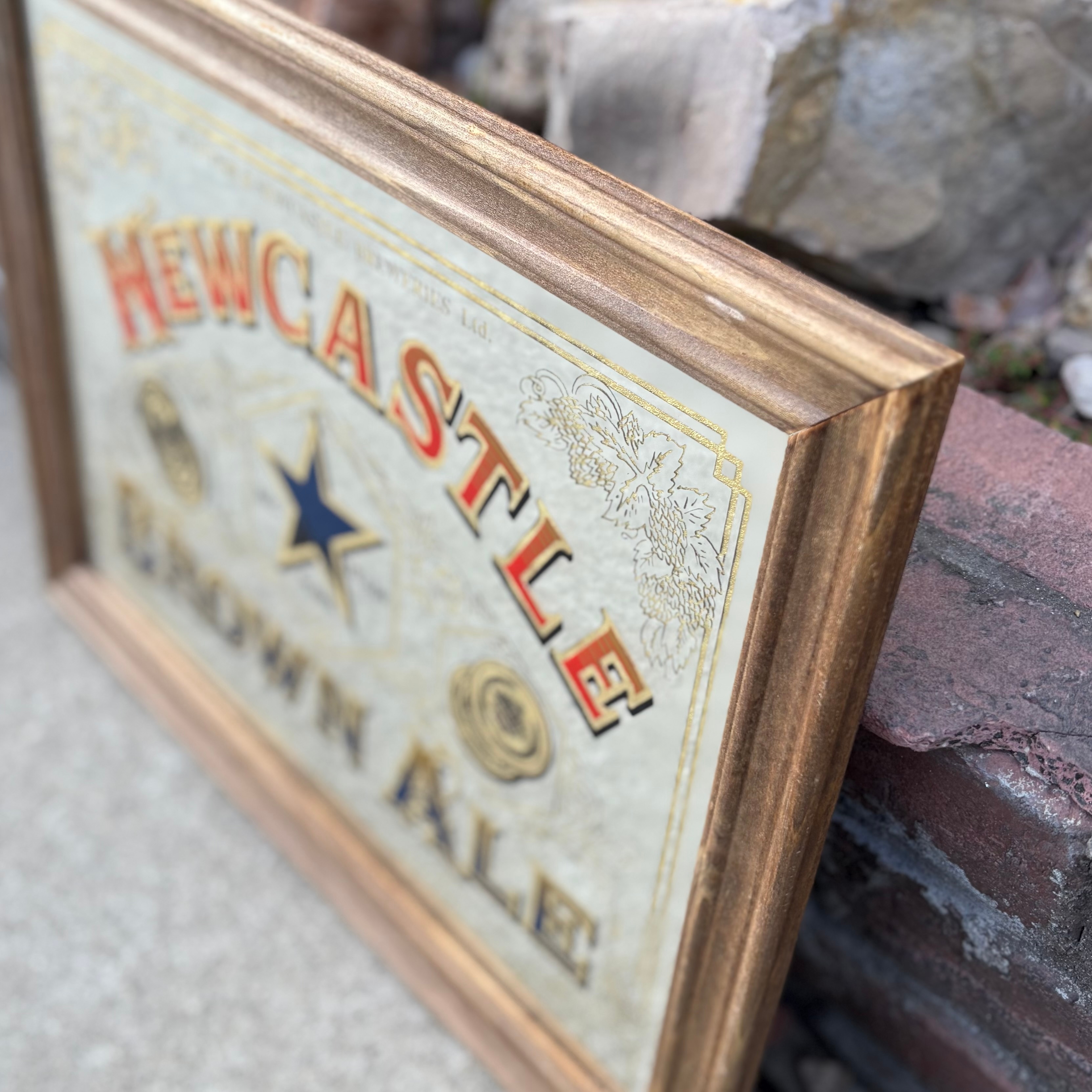 希少 NEWCASTEL BROWN ALE パブミラー 鏡 希少 NEWCASTEL BROWN ALE パブミラー 鏡 NEWCASTLE BROWN ALE