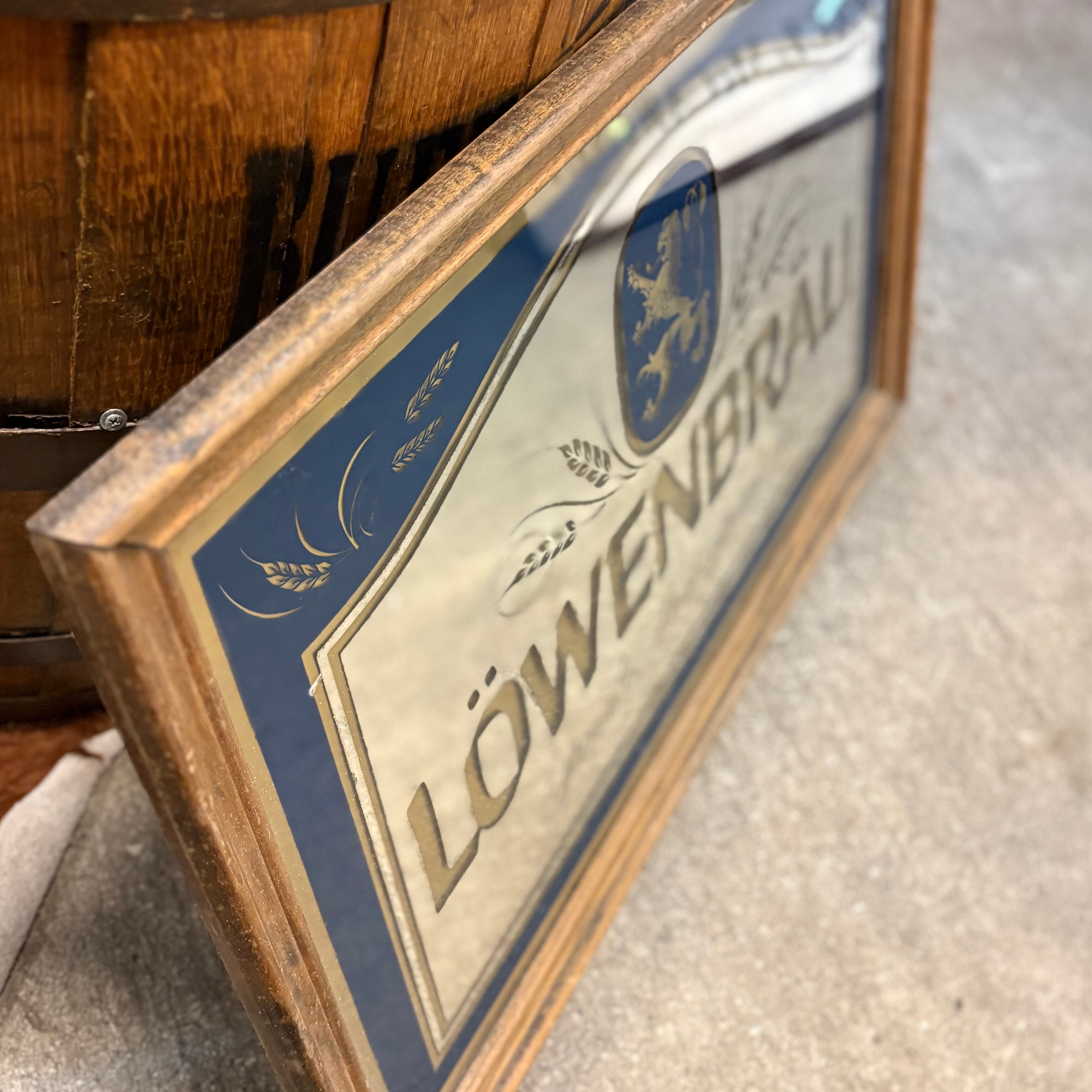 Löwenbräu ビンテージミラー Vintage Lowenbrau Beer Mirror On Draft Bar Sign Wood Framed 32-3/4