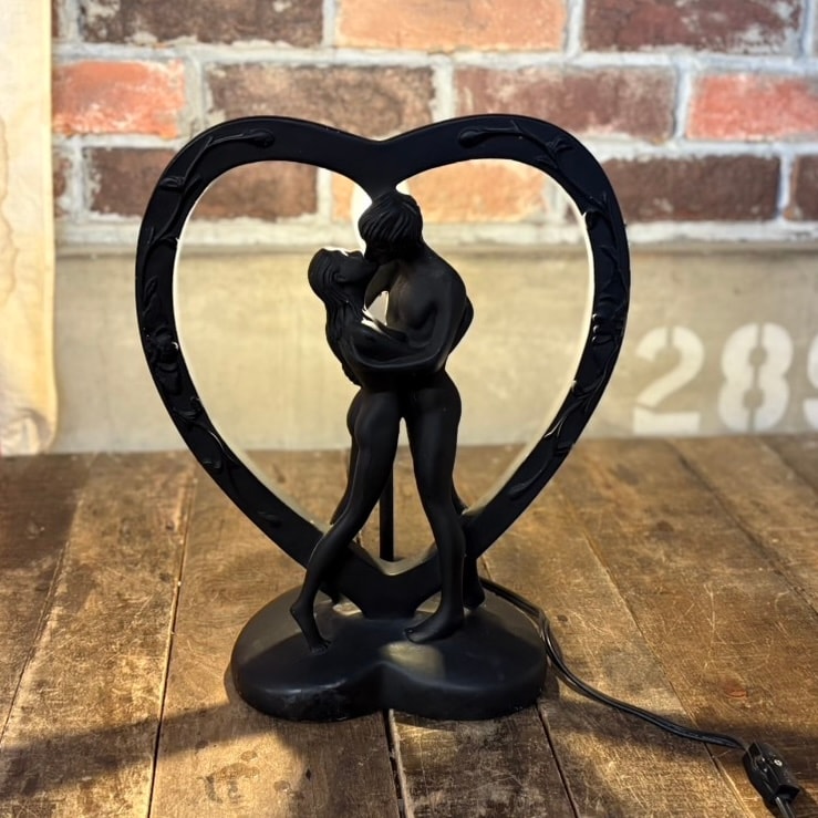 Vintage Pottery Lovers Silhouette Lamp