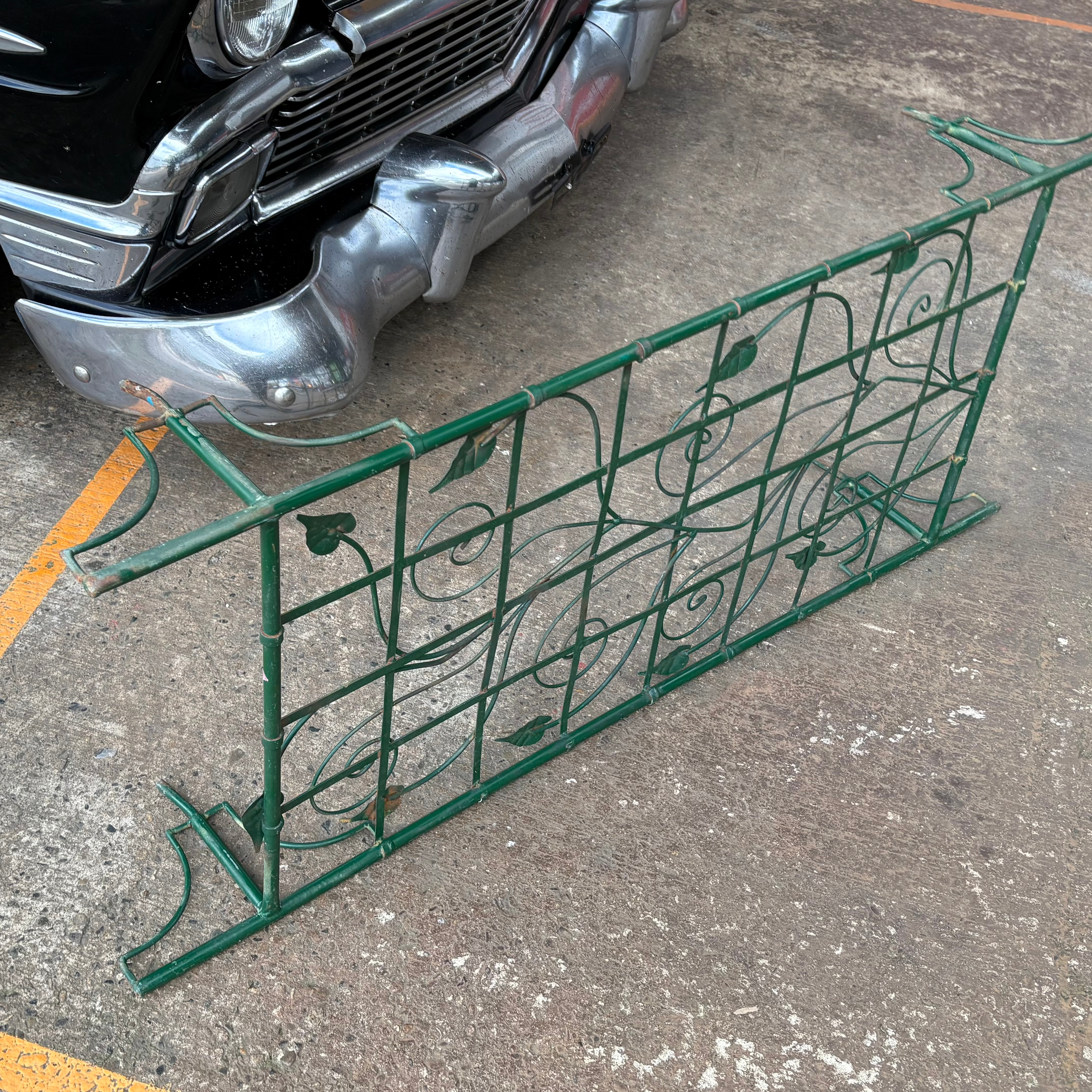 Vintage Elegant Green Iron Rack