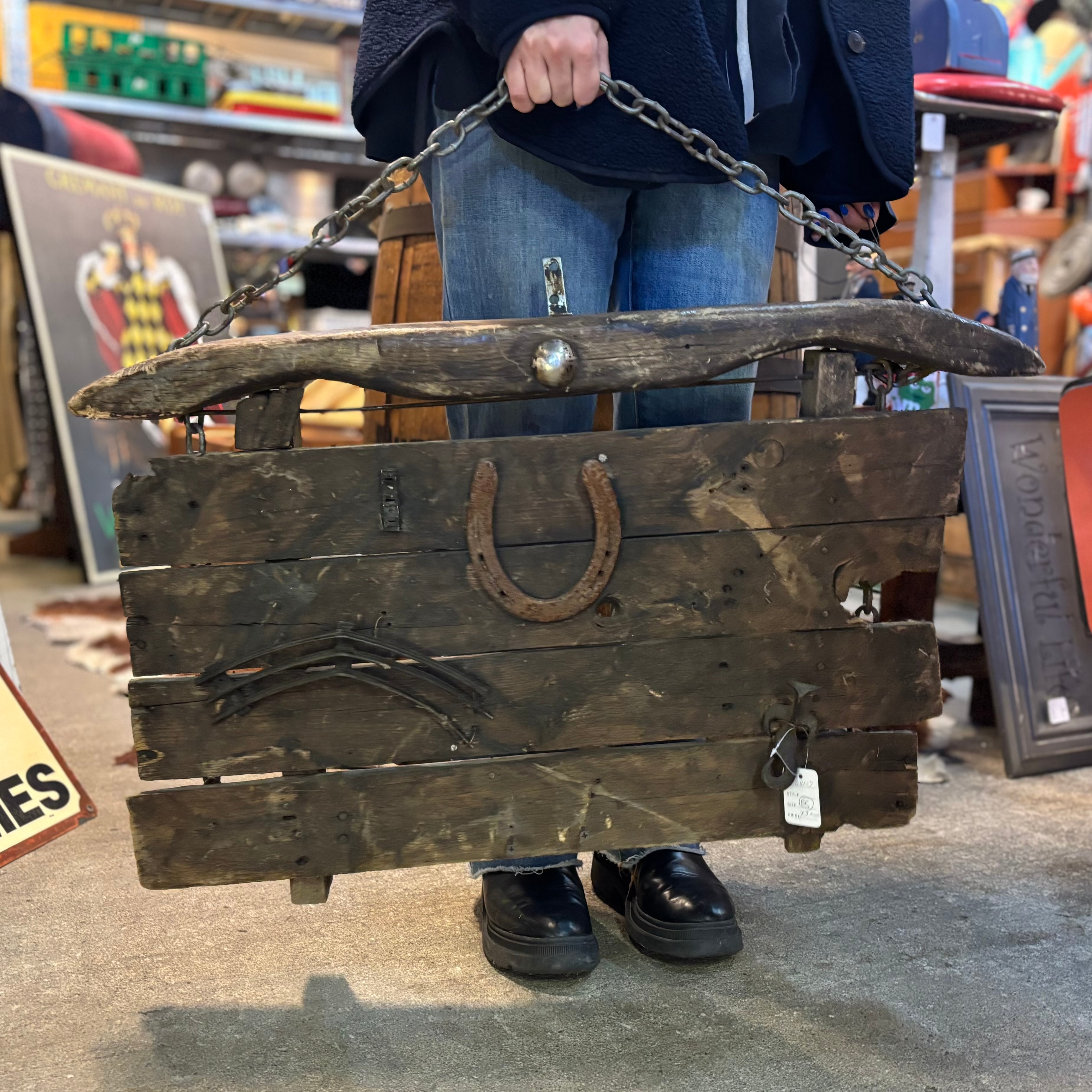 古びた古材のディスプレイボード　古道具　店舗什器　古材　サインボード Vintage Customizable Rustic Wood Display Board