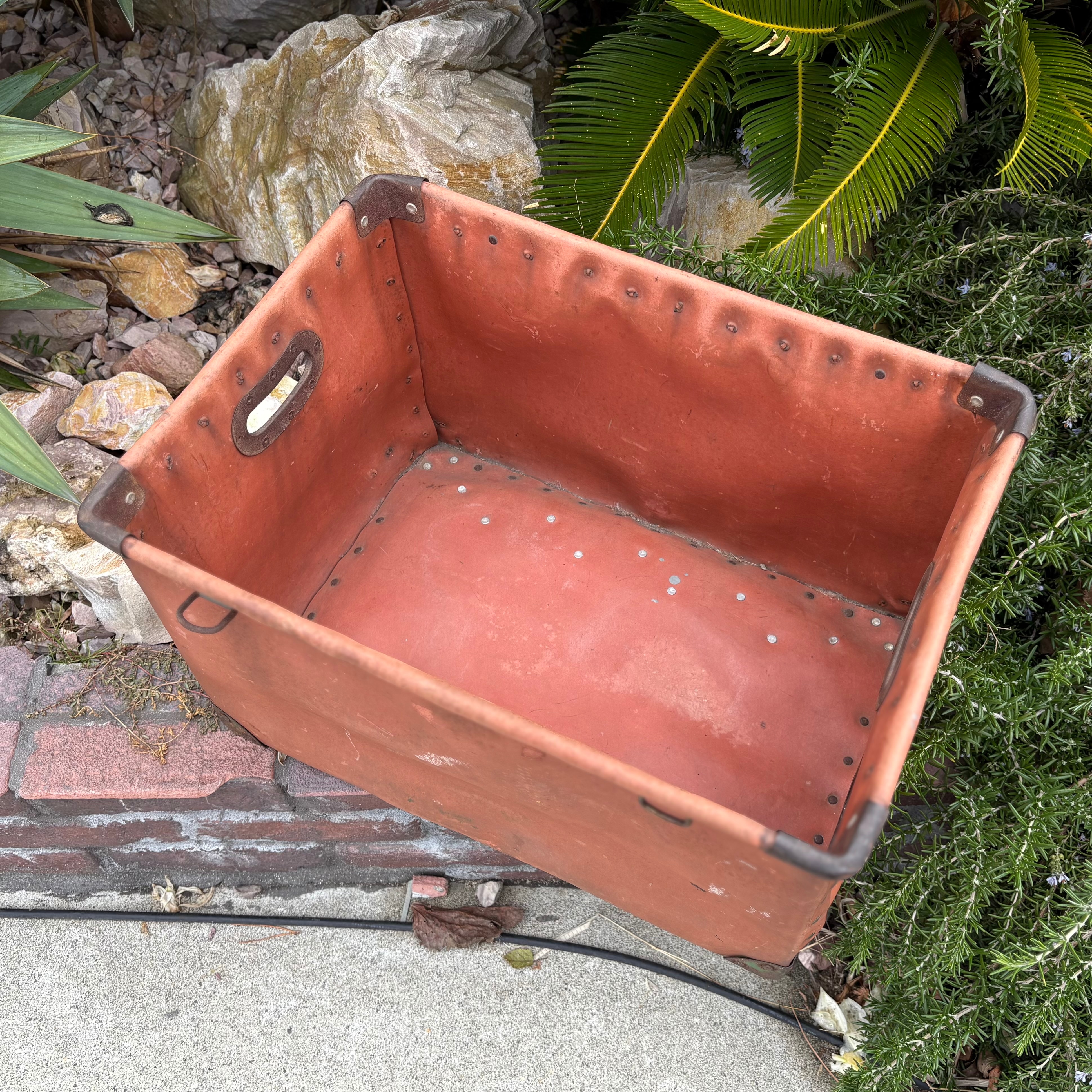 装飾的ストレージボックス Rugged Canvas Storage Box – Timeworn American Utility