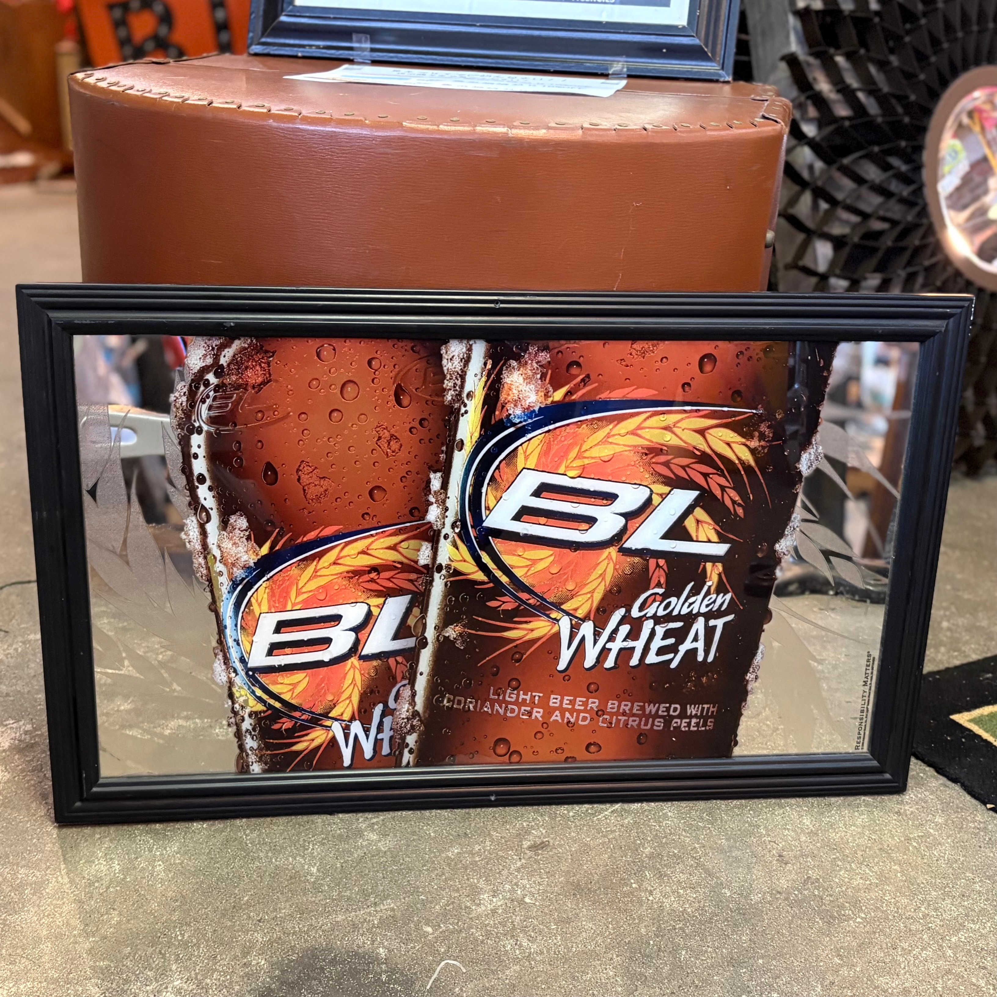 Bud Light Golden Wheat パブミラー - 企業メッセージ入り