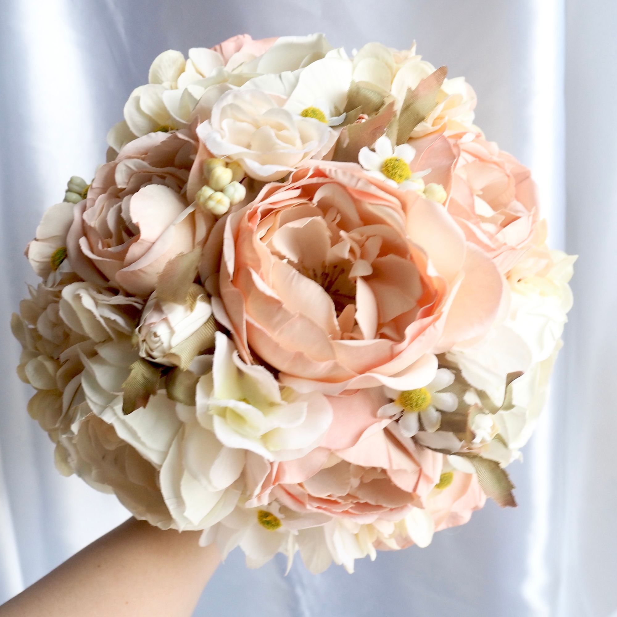 くすみカラーのラウンドブーケ(ブートニア付)|ウェディングブーケ|cuore