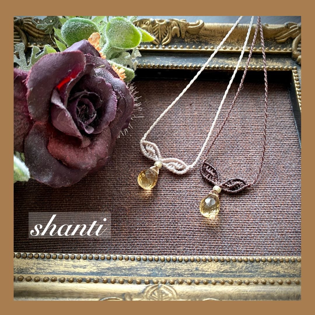 シトリン⌘羽柄 マクラメ編みネックレス