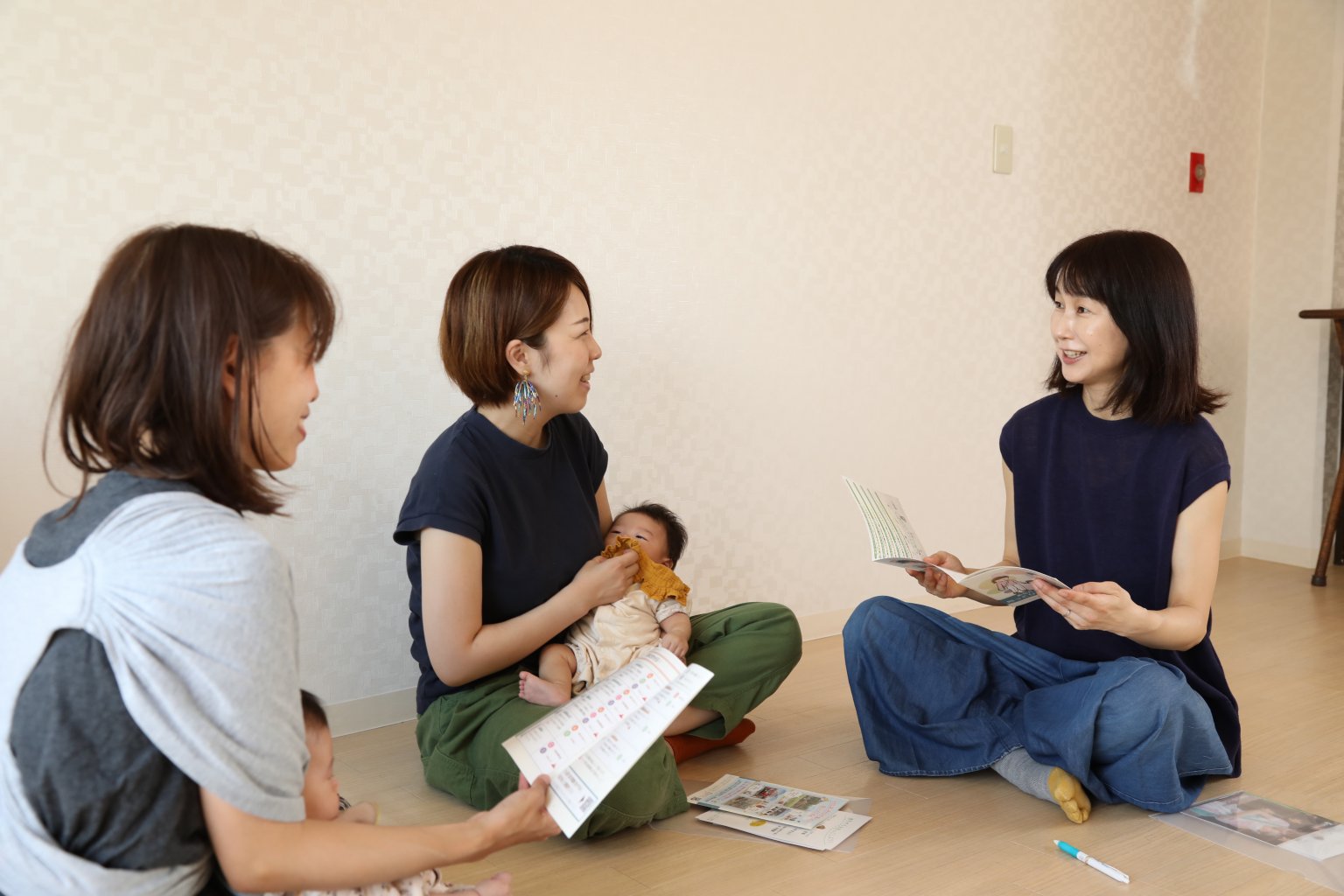 6月20日(金)ママとベビーのしあわせ抱っこと産後ママの姿勢のお話し／スタジオCOCOROYOI