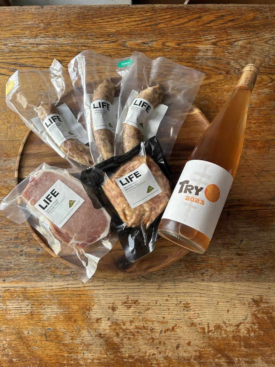 2025/CAMPERS MEAL KIT BBQ用のお肉と自然派ワインのセットB（オレンジ）