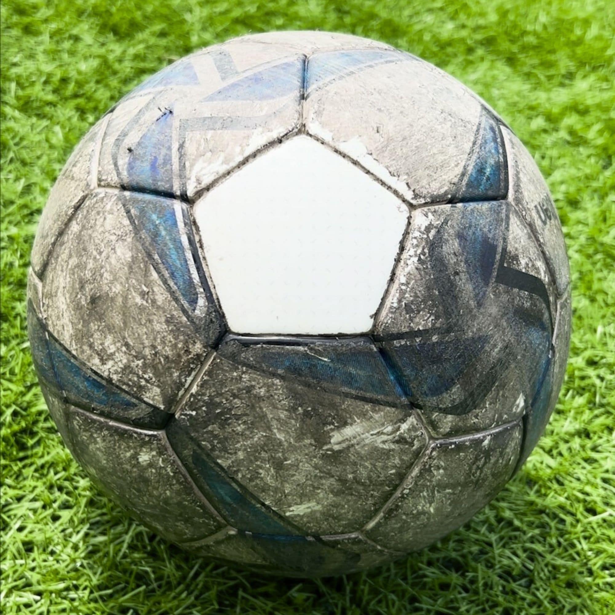 話題沸騰中！ぬったらんかい】超絶落ちるクリーナー！サッカーボール