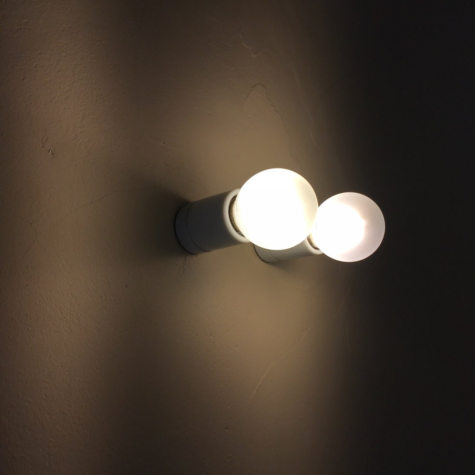 お手渡し限定　眩しくないLED電球(E26)