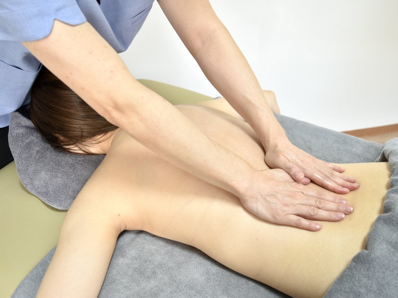 【全身リンパマッサージ】初回限定クーポン❗️表層の筋膜から深部の筋肉までしっかりと緩めるリンパマッサージで冷えやむくみ、滞りを改善！120分 通常26400円 → 19800円 
