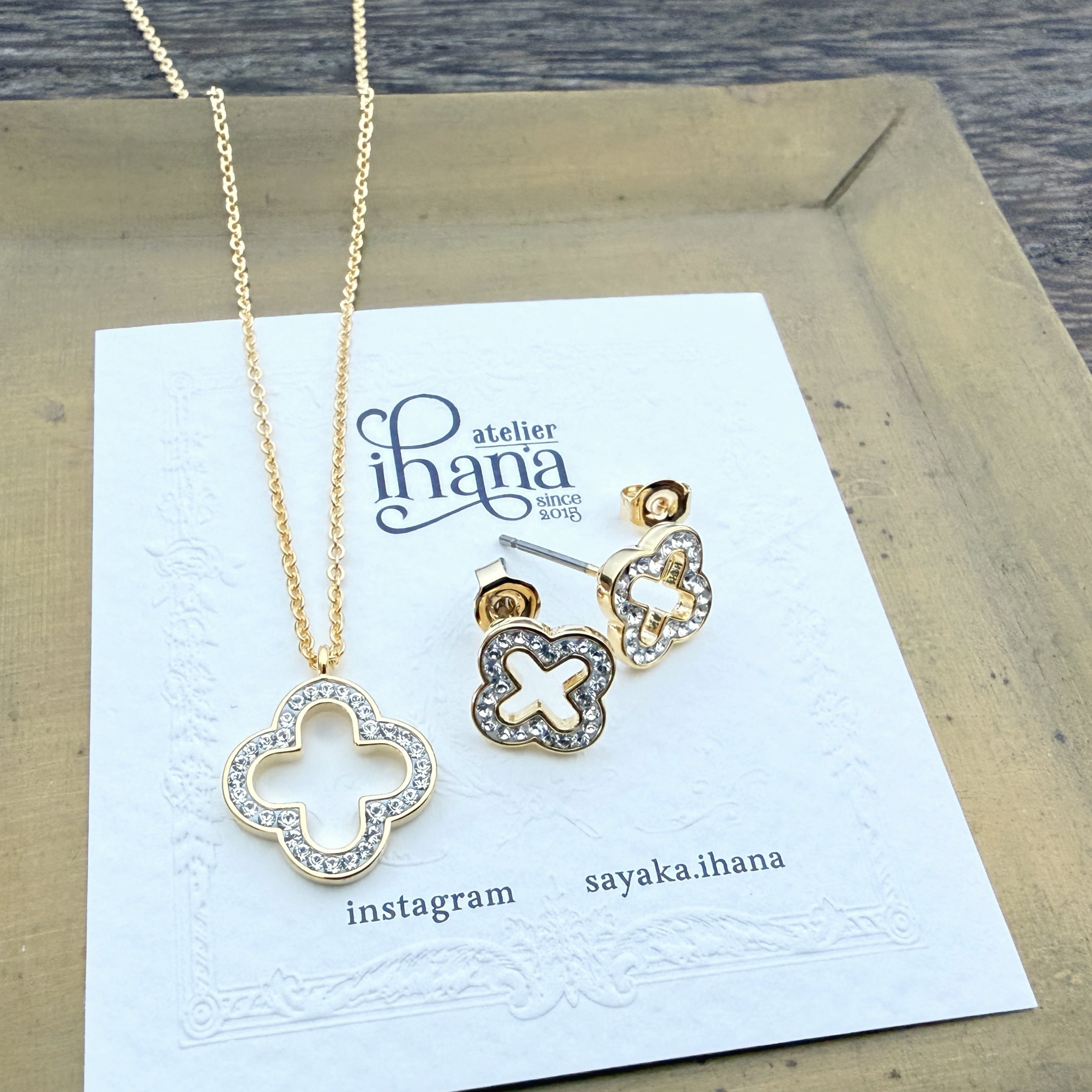 小さなクローバーネックレス